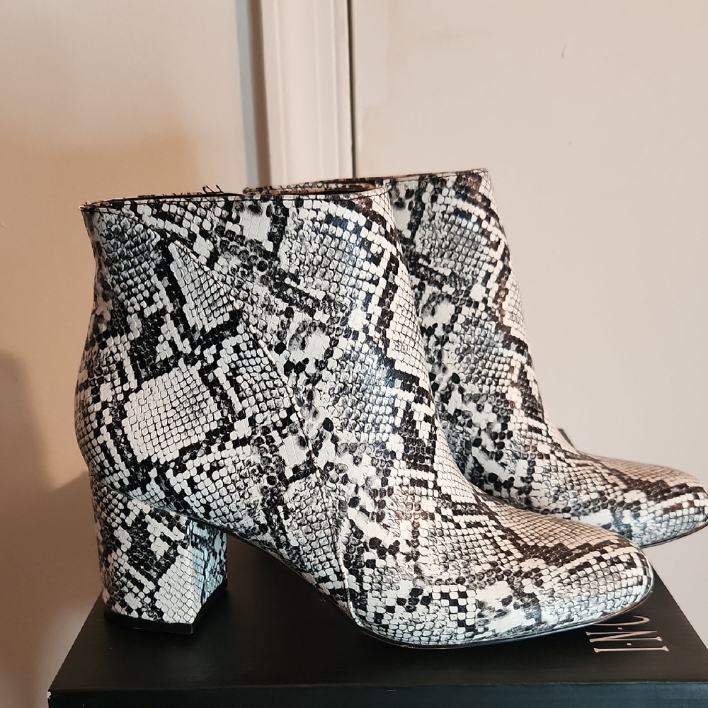 INC International Concepts Snakeskin Pattern Ankle Boots. USED !